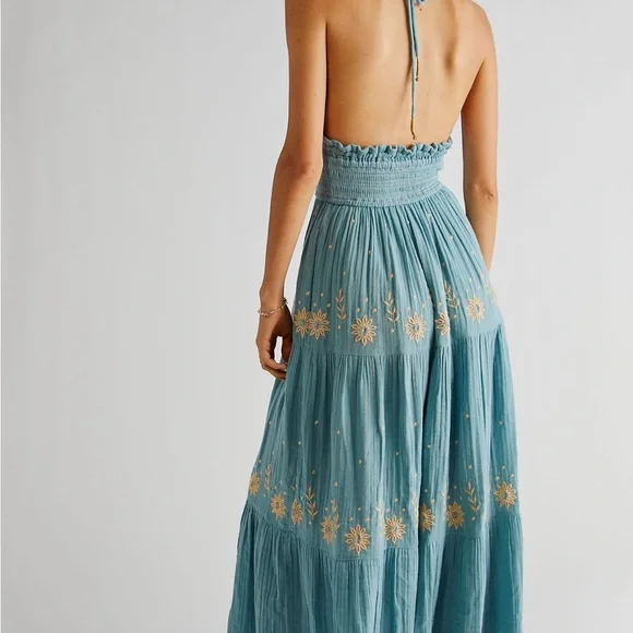 Real love embroidered maxi dress - Picture 2 of 4